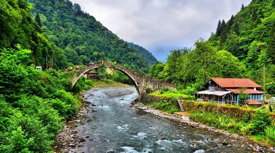 Karadeniz Yaylalar ve Batum Turu / 3 Gece Otel Konaklamalı / İstanbul Çıkışlı